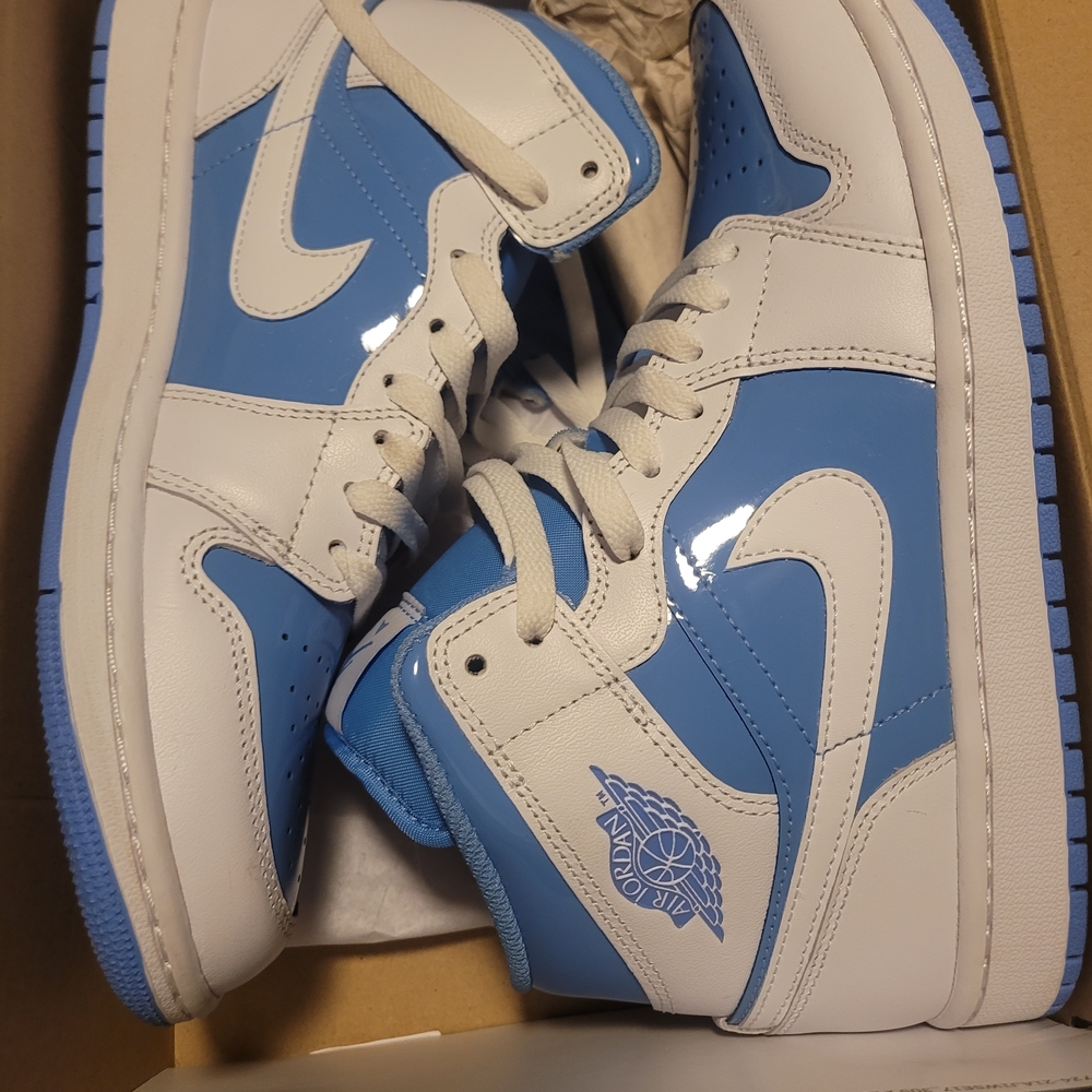 BRAND NEW!!! Nike Air Jordan High Top Sneakers - White and Blue SIZE 8